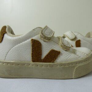 VEJA TODDLER ESPLAR LEATHER WHITE CAMEL, SIZE 6